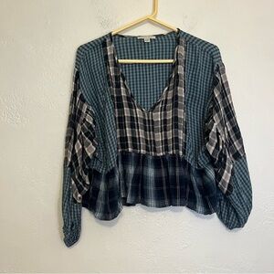 American eagle cropped oversized color block blouse
